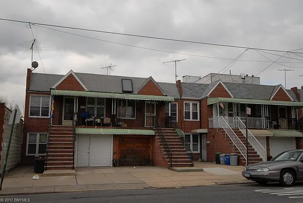 Sold by Remax Real Estate Professionals | media 1