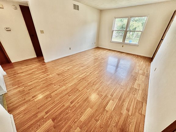 2nd image of 5411 Collier Ln #C