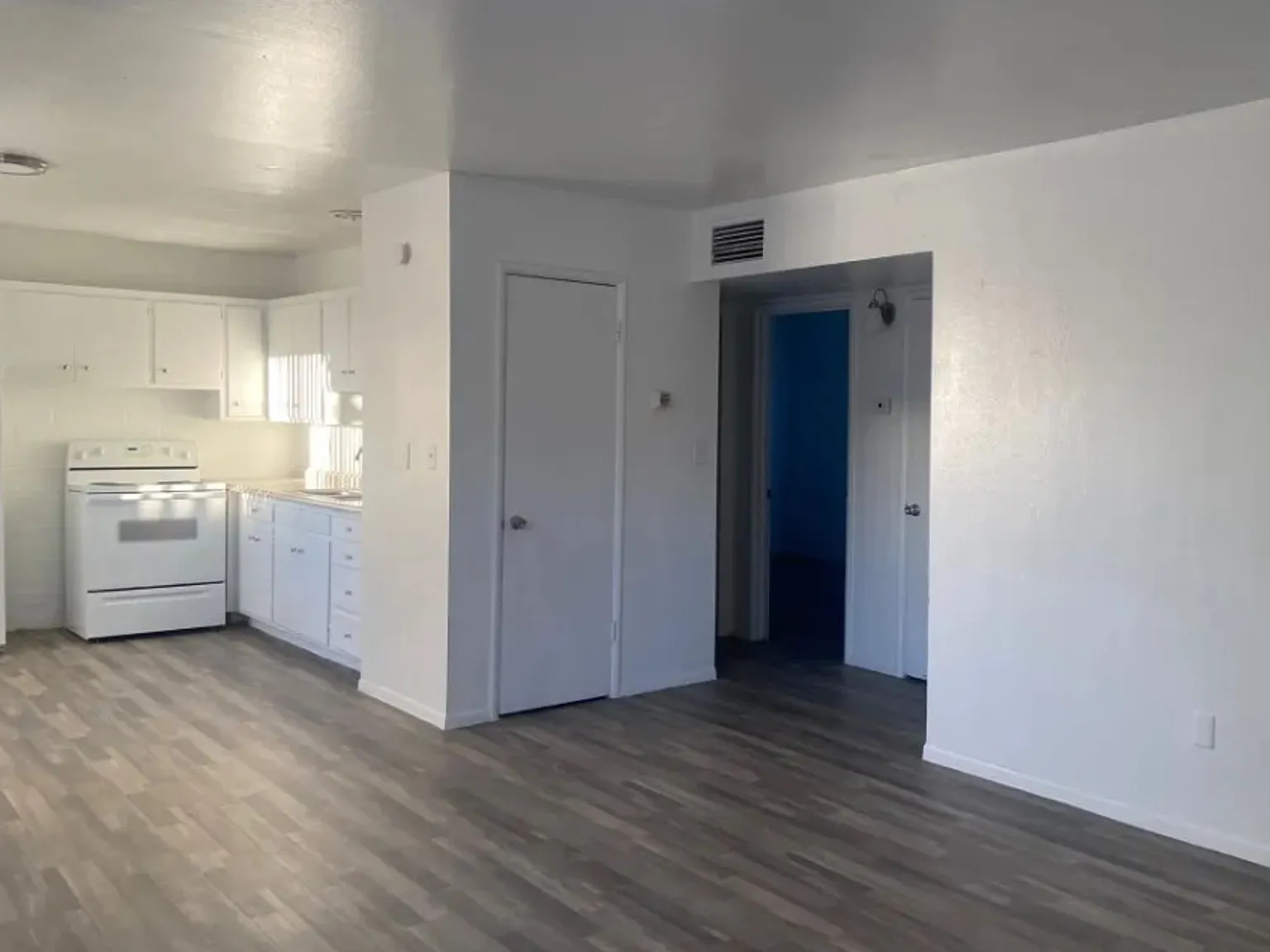 The Onyx Apartments — Photo 4