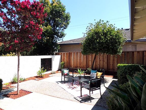 3rd image of 4887 Kingridge Dr