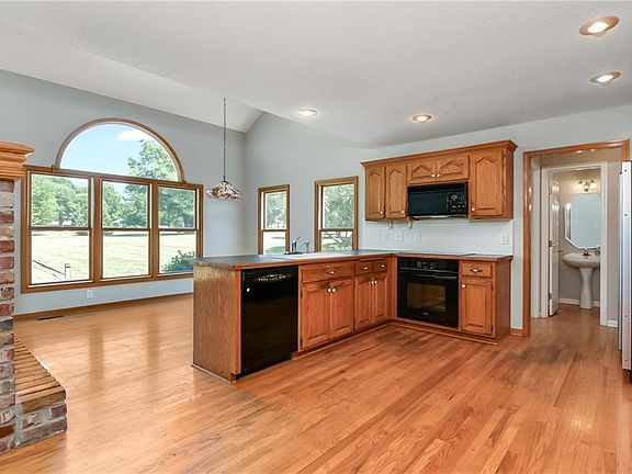 2nd image of 9919 Howard Rd