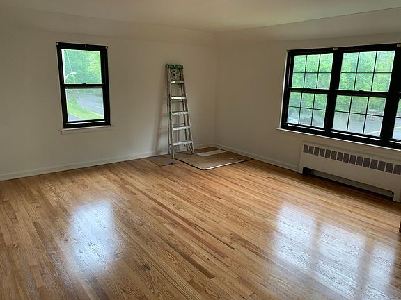 4th image of 367 Park View Ave APT 2P