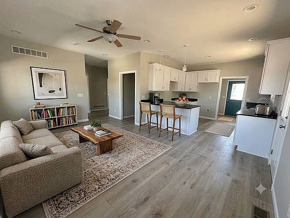 2nd image of 303 10th St