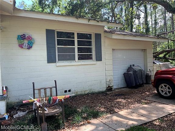 2nd image of 511 Chenault Ave