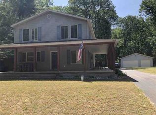 103 Greenbriar Ave, Houghton Lake, MI 48629