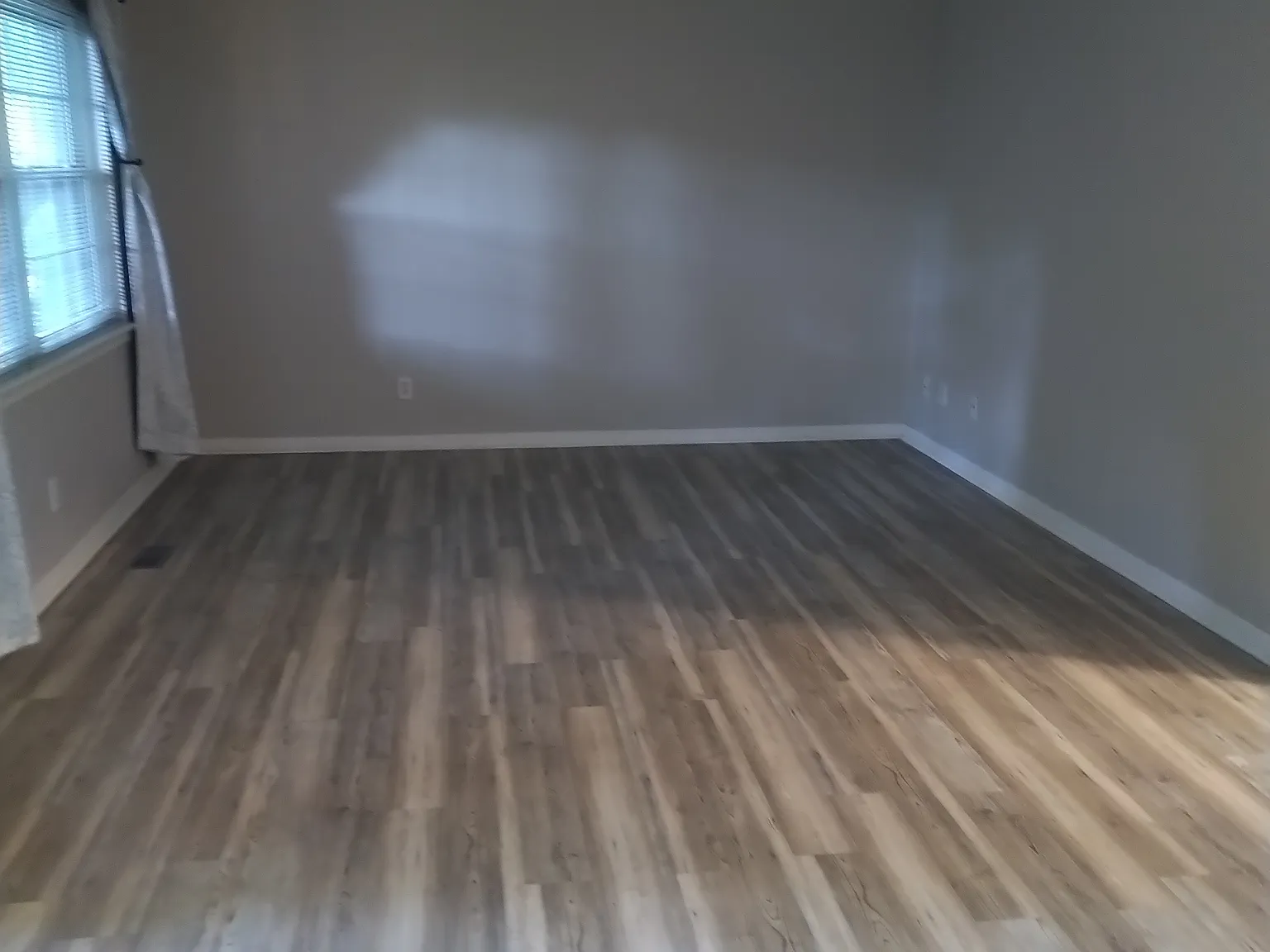 1 bed, 700 sqft, $1,100 — Photo 3
