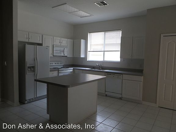 4th image of 920 Jade Forest Ave