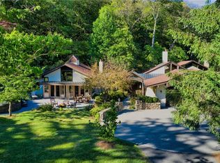 162 Mountain Farm Rd, Tuxedo Park, NY 10987