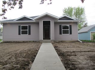 415 W Madison St, Washington, IA 52353