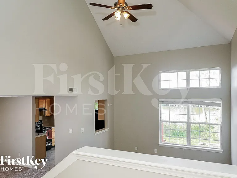 6735 Ossington Dr — Photo 4