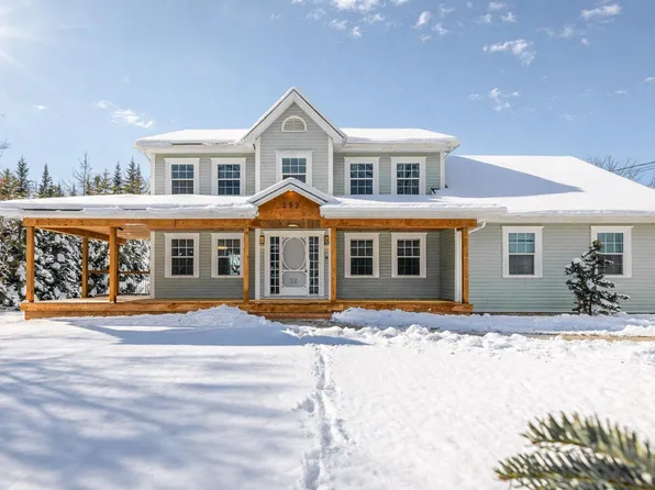 252 Gleneagles Dr, Hammonds Plains, NS B4B 1V8