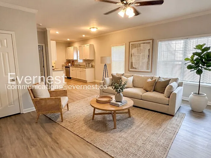 295 Sterling St SE — Photo 2