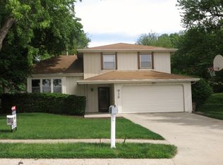 912 Harrington Ave, Bellevue, NE 68005