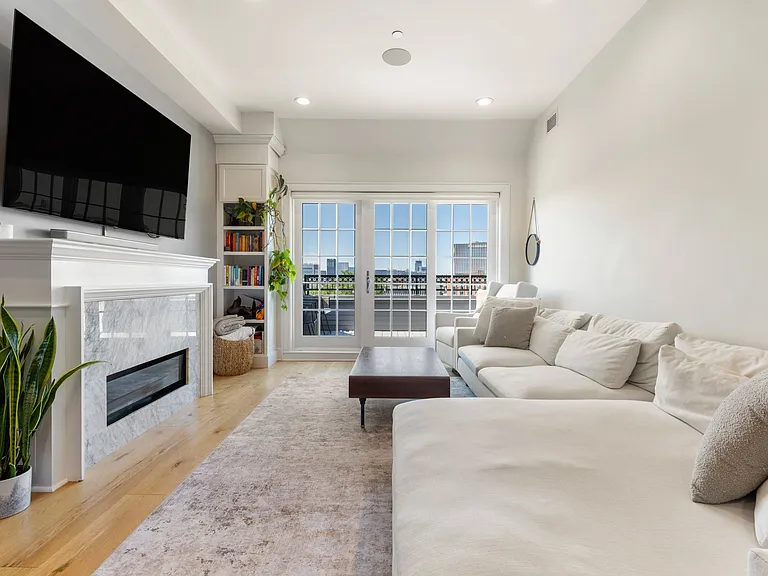 380 Bunker Hill St #210 — Photo 1