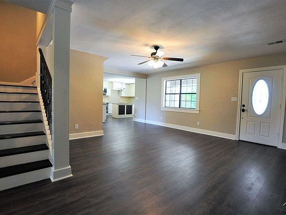 5th image of 11823 Lakeway Dr