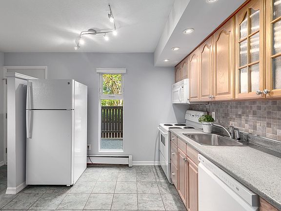 5th image of 870 W 7th Ave #37
