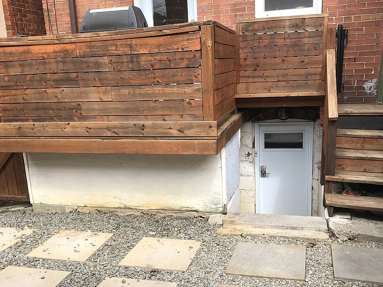 3 Lanark Ave #LOWER — Photo 11