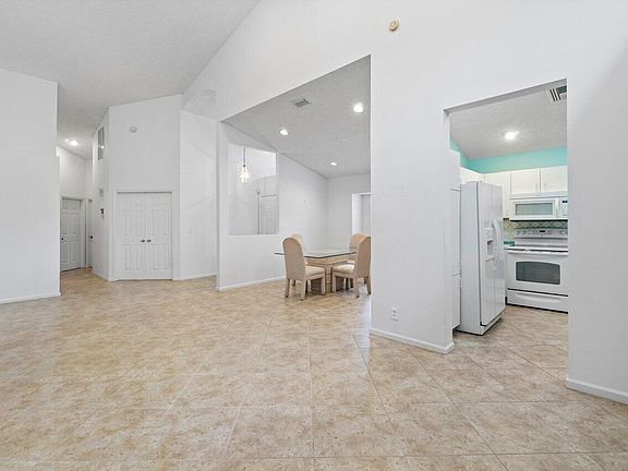 4th image of 6266 Greenspointe Drive