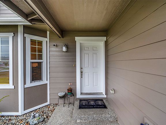 Welcoming covered entryway