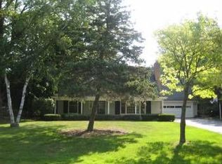 8964 N Fielding Rd, Bayside, WI 53217