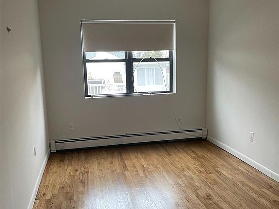4th image of 475 W Broadway APT A4