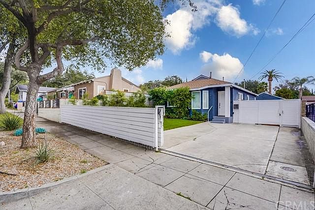 1st image of 1864 Navarro Ave