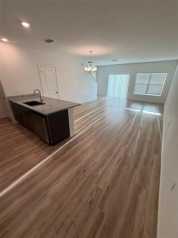 3 bed, 2.5 bath, 1453 sqft, $2,350 — Photo 3