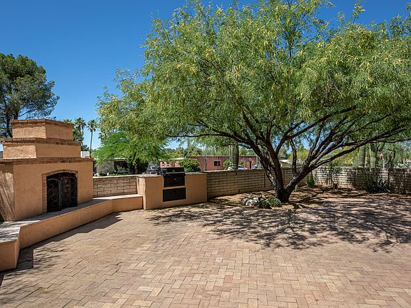 3rd image of 7511 E Sabino Vista Dr