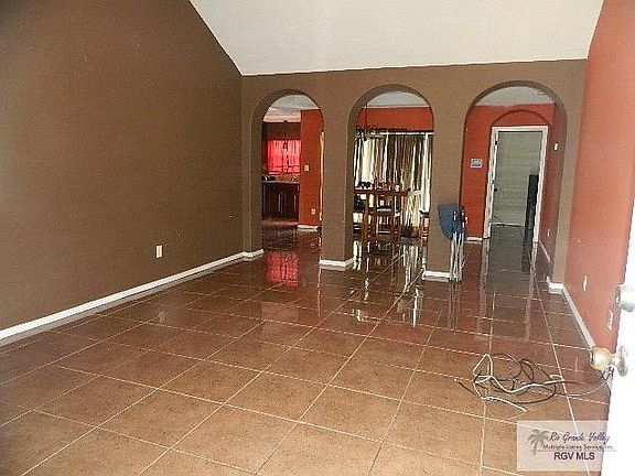 3rd image of 2114 Vista Verde Cir E