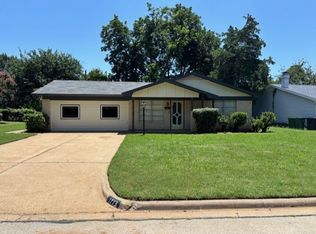 1713 Westcrest Dr, Arlington, TX 76013