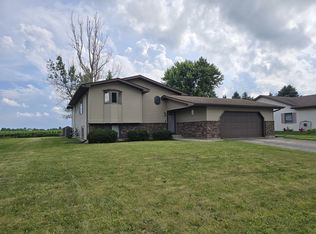 515 W Cherokee Ave, Shabbona, IL 60550