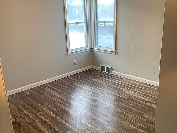 2nd image of 360 W Girard Blvd
