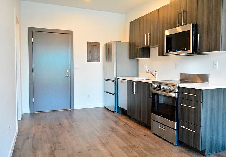 3334 SE Belmont St #302 — Photo 2