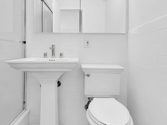 5th image of 77 Fulton St APT 18A