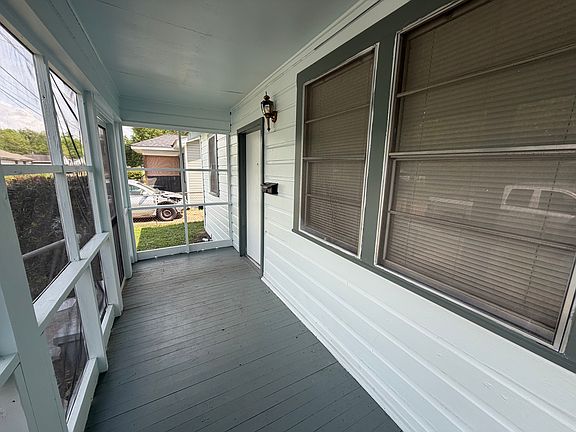 3rd image of 1363 W Roosevelt St