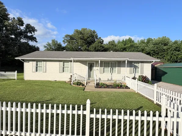 1200 Academy St, Eldorado, IL 62930