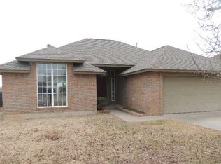 804 N Morgan Dr, Moore, OK 73160