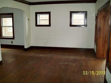 3rd image of 1837 Davis Ave