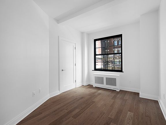 4th image of 160 W 71st St APT 3r