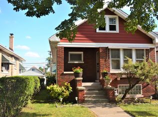 7054 26th Pkwy, Berwyn, IL 60402