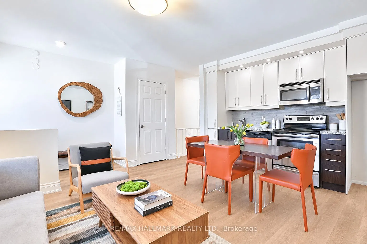 2 bed, $2,595 — Photo 1