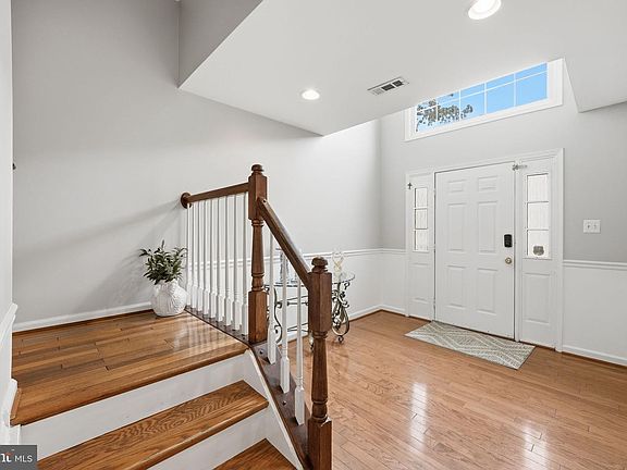4th image of 12746 Sidney Way