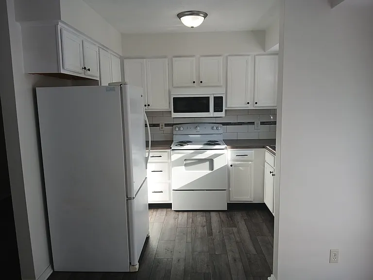 7947 Twin Oaks Rd — Photo 7