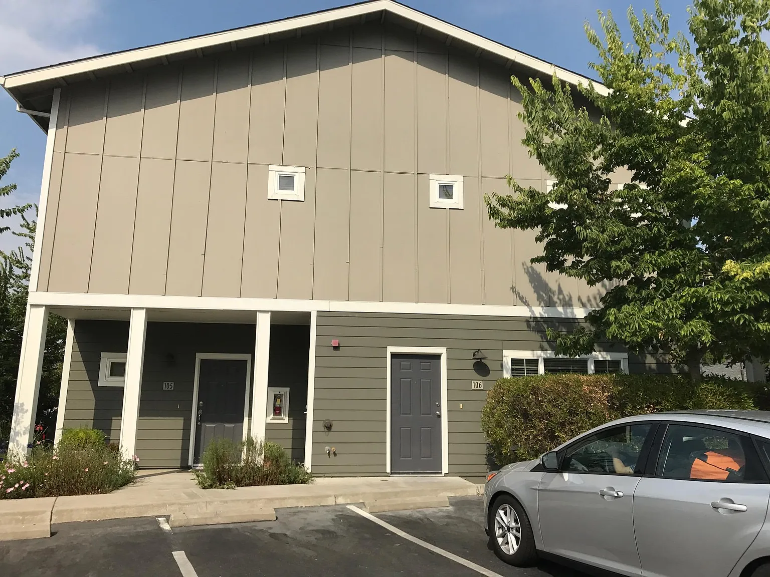 4 bed, 1411 sqft, $3,000 — Photo 2