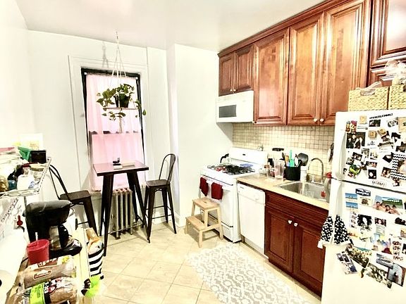 3rd image of 2550 45th St APT 1