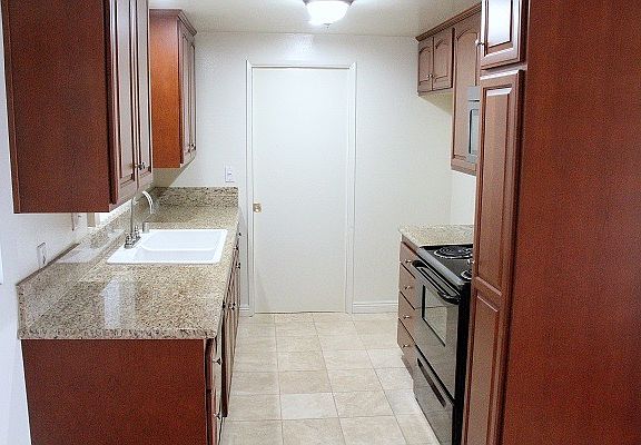 3rd image of 1200 S Catalina Avenue # Second Flr