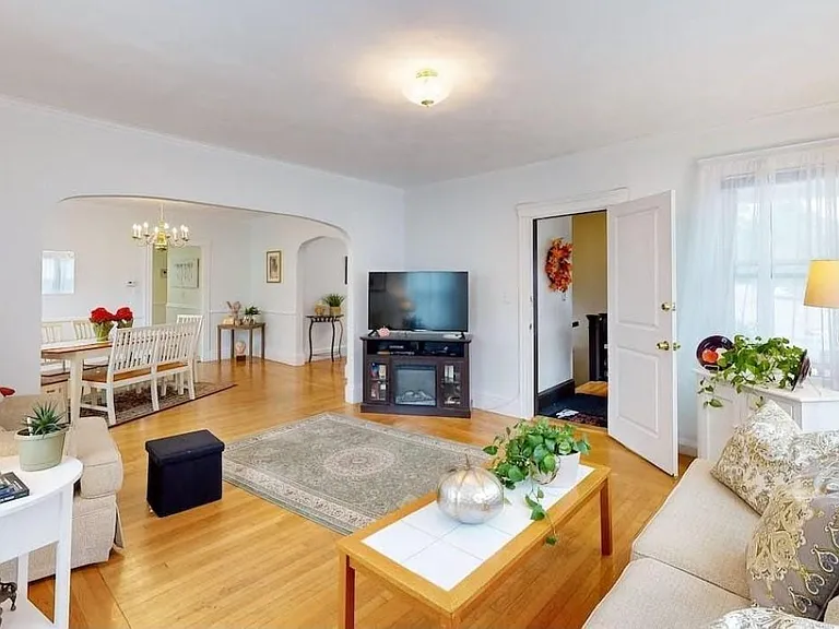 31 Blodgett Ave — Photo 8