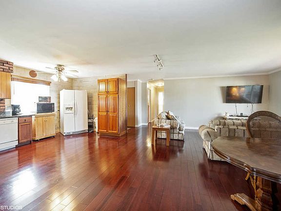3rd image of 6110 Westgate Ct