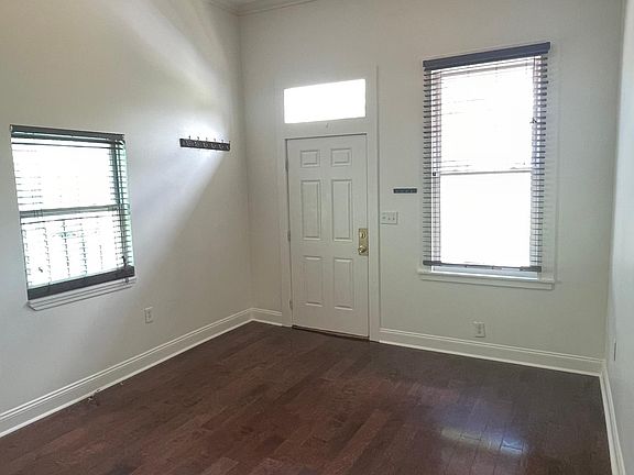 3rd image of 4630 Magnolia St
