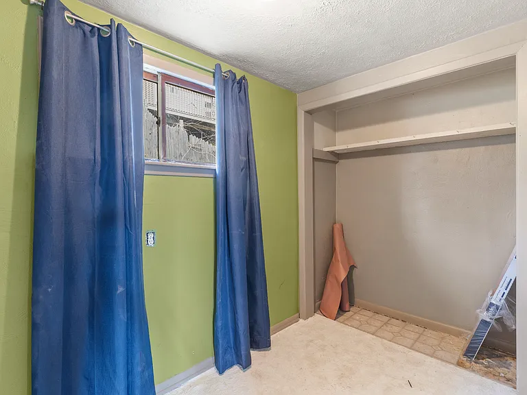 19 Carl St #1/2 — Photo 5